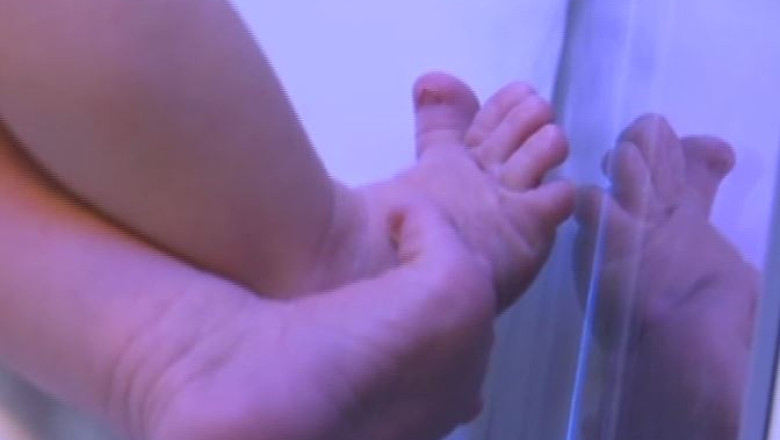 Bebelus abandonat in toaleta unui tren in noaptea de Anul Nou Imagine