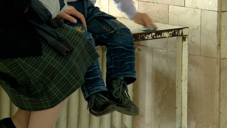 Bebelus intoxicat cu nitriti. Copilul a ajuns la spital, dupa ce a baut ceai preparat cu apa contaminata Imagine