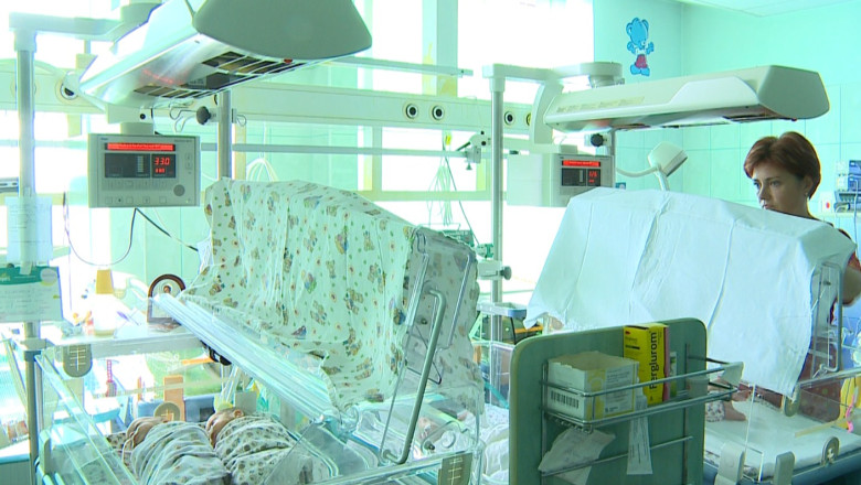 Bebelusi in pericol de imbolnavire. 200 de copii, externati fara sa fie imunizati impotriva hepatitei B Imagine