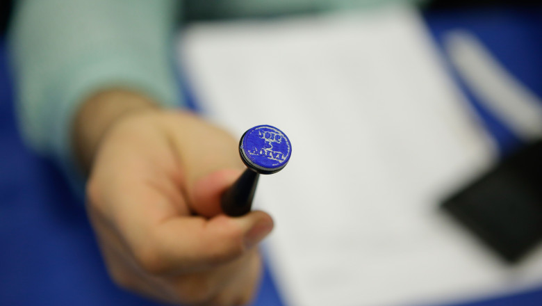 BEC anunta ca luni are loc tragerea la sorti pentru stabilirea ordinii pe buletinele de vot la europarlamentare Imagine