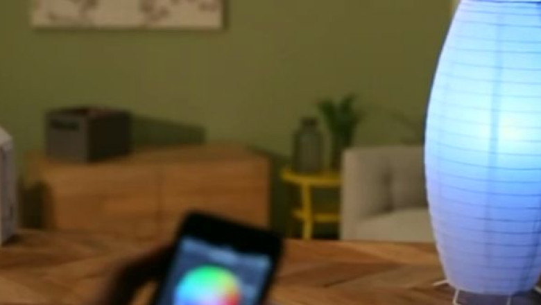 Becul inteligent se poate aprinde cu ajutorul unui smartphone si costa 32 de dolari Imagine