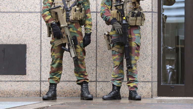 Belgia se gandeste sa trimita soldatii pe strazile Bruxelles-ului, pentru a combate violentele provocate de traficul de droguri Imagine