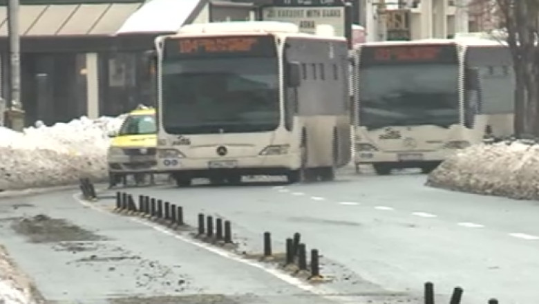 Benzi pentru autobuze, doar pe hartie. Doar o strada din 28 are banda speciala pentru transportul in comun Imagine