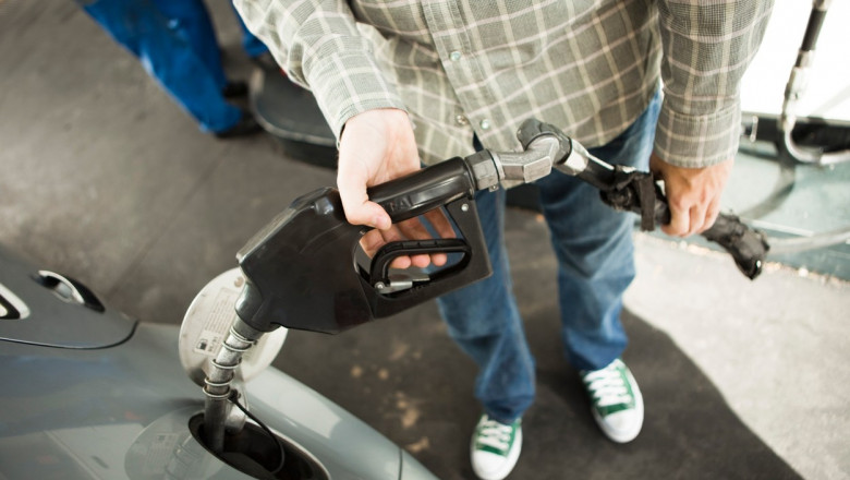 Benzina si motorina se intorc la acelasi nivel, dupa ce preturile lor au inregistrat cea mai mare diferenta din ultimii 10 ani Imagine