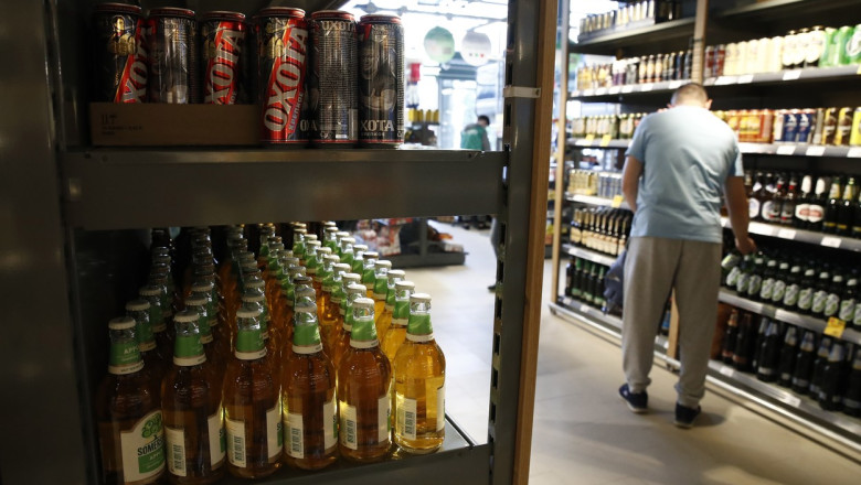 Berile straine se gasesc si acum pe rafturile din Rusia, desi producatorii si-au anuntat de mult timp retragerea de pe piata (Reuters) Imagine