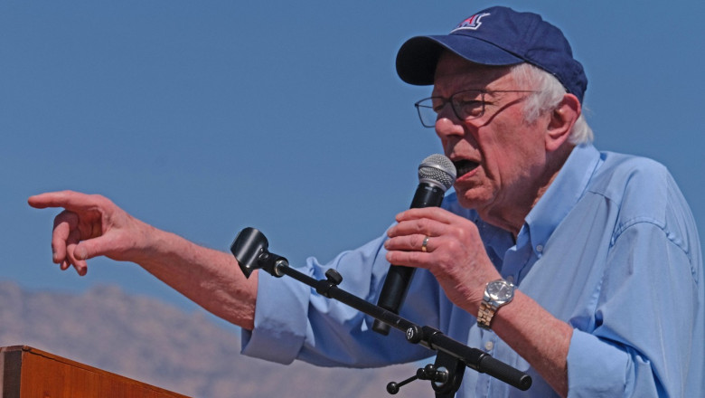 Bernie Sanders devine tot mai popular criticand conducerea Statelor Unite. Cum poate fi invins Trump Imagine