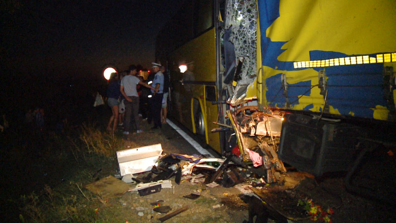 BIHOR. Accident in lant pe DN 1. Trei persoane au fost ranite si patru vehicule, avariate Imagine