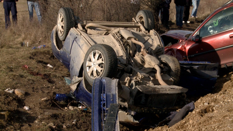 BIHOR. Doi morti si 5 raniti intr-un accident intre Husasau de Tinca si Tinca Imagine