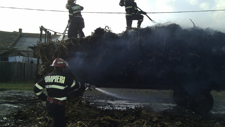 BIHOR. Remorca in flacari din cauza... tobei de esapament Imagine
