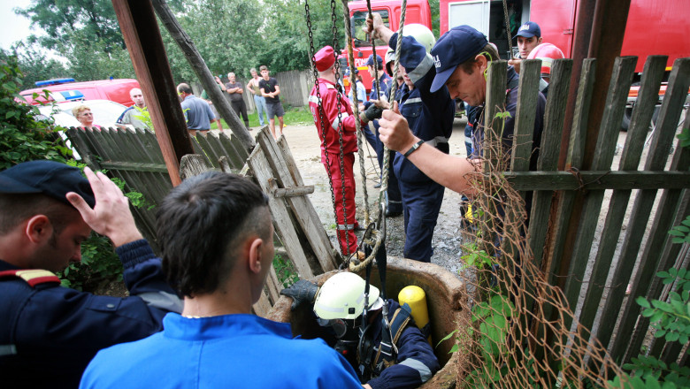 BIHOR. Un barbat a murit ingropat de viu sub un mal de pamant, in timp ce sapa o fantana Imagine