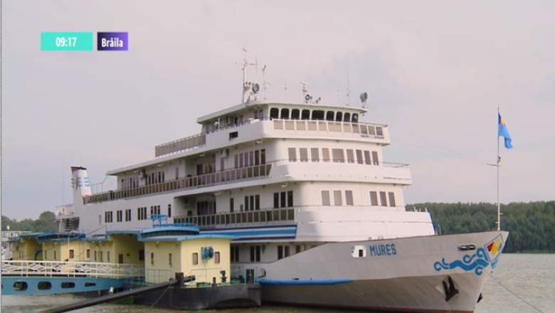 „Bijuteria” care pluteste pe valurile Dunarii. Nava de comandament, construita la comanda sotilor Ceausescu Imagine