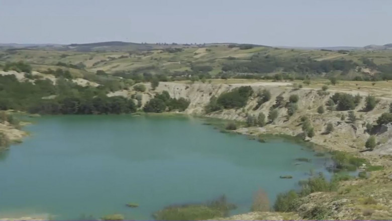 Bijuterie a naturii: Cum arata „Laguna Albastra” din Bihor. „De fiecare data cand venim aici, observam o alta culoare a apei” Imagine