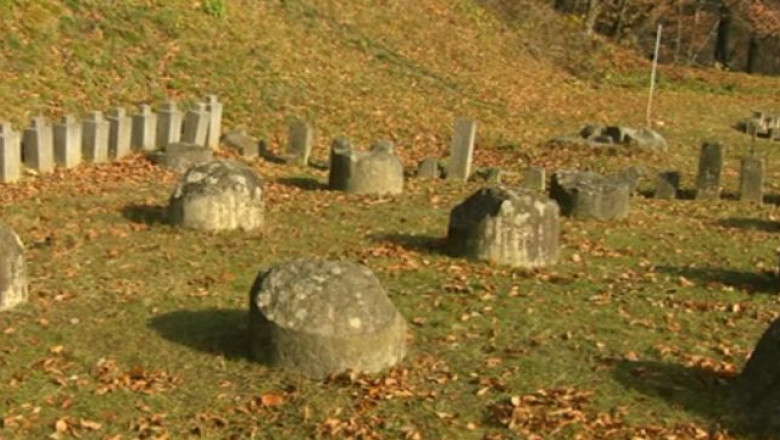 Bijuterii antice, cautate in toata lumea. Comoara a fost furata din situl arheologic Sarmizegetusa Regia Imagine