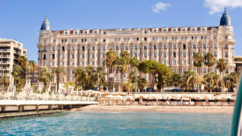 Bijuterii de 40 de milioane de euro, furate de la o expozitie din Cannes Imagine