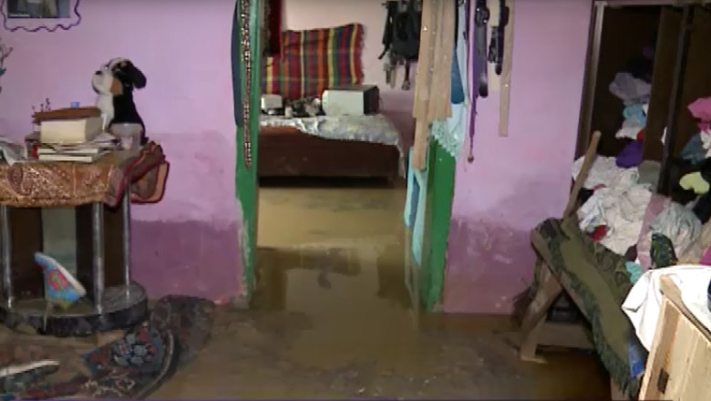 Bilant dupa potop: zeci de case inundate, sute de hectare de teren acoperite de ape Imagine