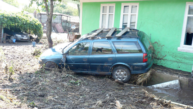 Bilantul inundatiilor din Galati: Noua morti, 17 localitati afectate, peste 700 de locuinte distruse Imagine