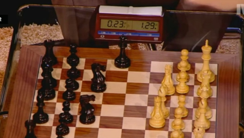 Bill Gates, facut sah mat in 19 secunde Imagine