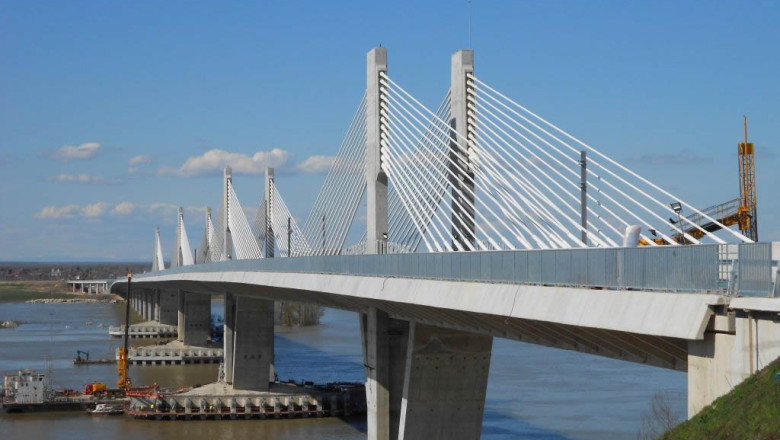 Binefacerile podului Calafat-Vidin: Exporturile romanesti in Bulgaria au crescut cu 9,5% de la inaugurare Imagine