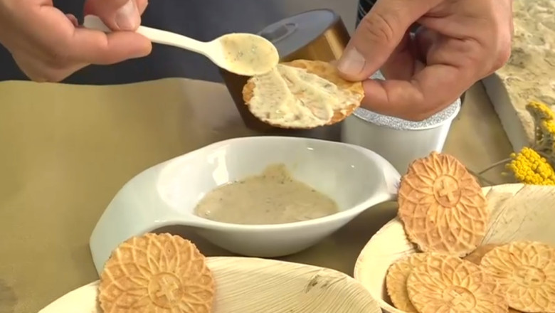 Biscuitii care nu ingrasa, sunt sanatosi si pot inlocui o masa. Inventia studentilor din Galati, premiata deja la nivel international Imagine