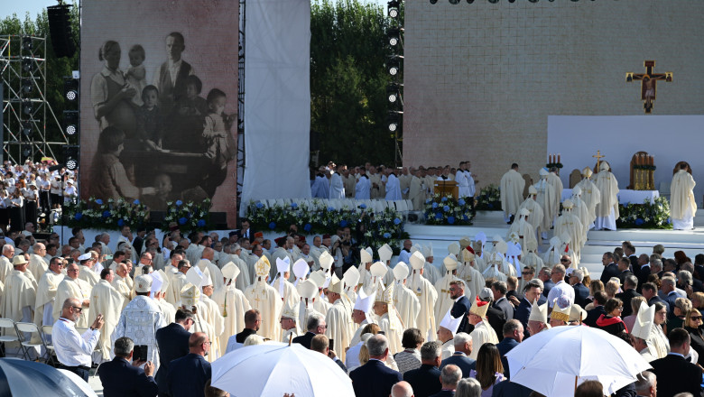 Biserica Catolica a beatificat o familie de polonezi. Mii de pelerini au asistat la ceremonia din Markowa Imagine
