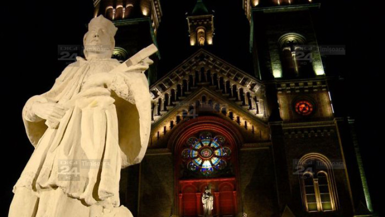 Biserica Millennium din Timisoara, iluminata arhitectural. Sistemul inaugurat miercuri seara foloseste aproape 300 de proiectoare! Imagine