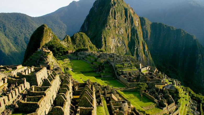 Blasfemie la Machu Picchu. Turistii fac plaja dezbracati pe ruinele mayase Imagine