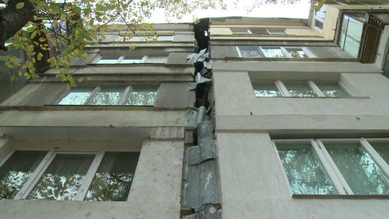 Bloc afectat de tasare Imagine