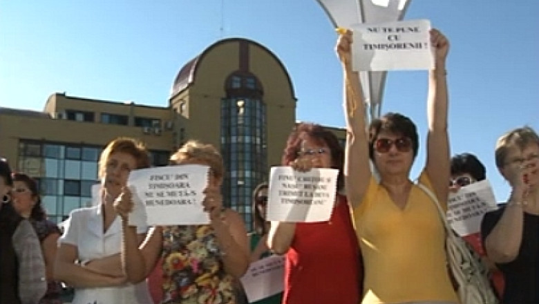 Blocaj la Directia Finantelor Publice Timisoara: Cei 600 de angajati protesteaza fata de ideea mutarii sediului la Deva Imagine