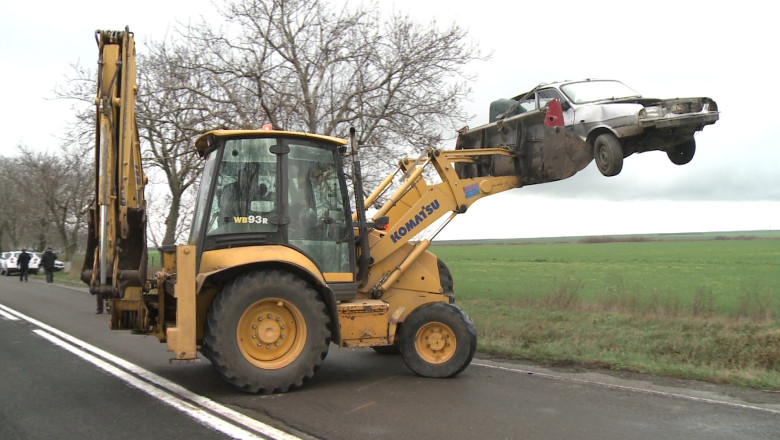 Blocati in nameti. Romanii si bulgarii au pus in scena salvarea unor persoane inzapezite, la Negru Voda Imagine