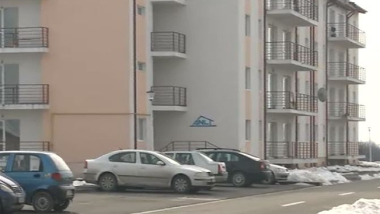 Blocuri ANL inaugurate de V. Ponta acum sase luni, inundate de apa provenita de la zapada topita Imagine