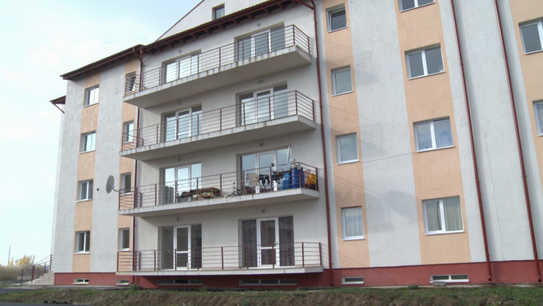 Blocuri crapate la doua luni de la inaugurare, in Tg. Jiu  Imagine