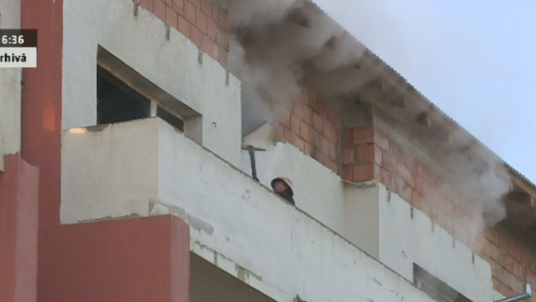 Blocuri in flacari in Sangeorz-Bai Imagine