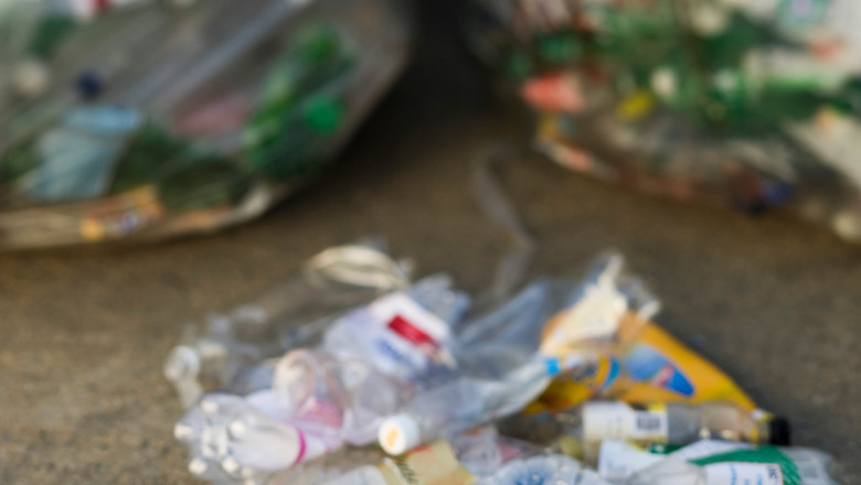 Bloomberg: Comisia Europeana va anunta noi reguli privind ambalajele din plastic Imagine