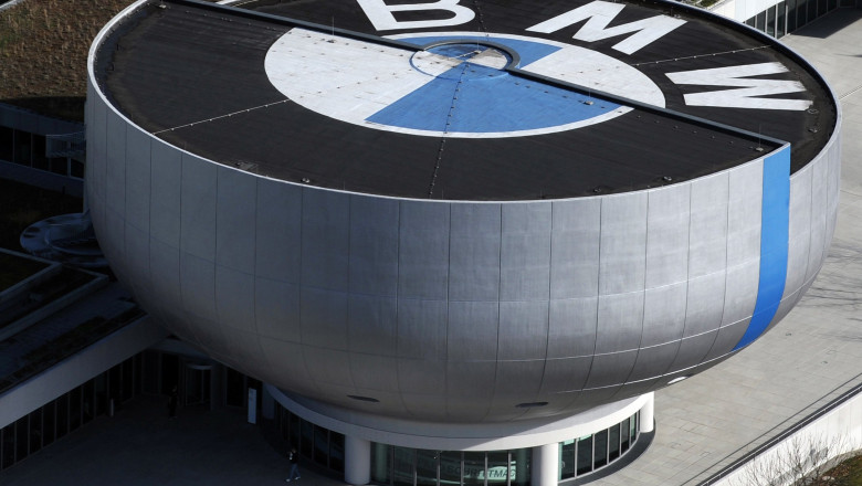 BMW a remediat o deficienta care le permitea hackerilor sa deschida usile a 2,2 milioane vehicule Imagine