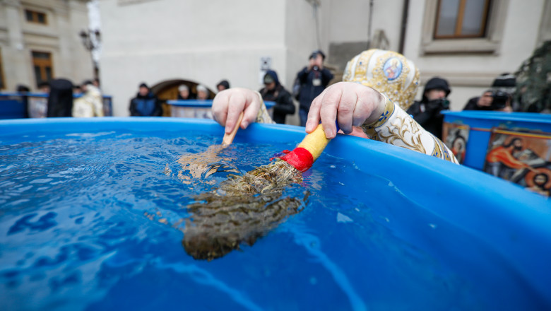 Boboteaza 2025, sarbatoare cu cruce rosie pe 6 ianuarie. Ce nu ai voie sa faci astazi, de Botezul lui Hristos Imagine