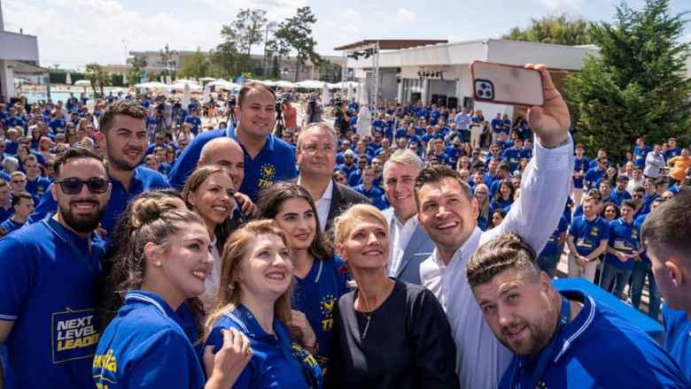 Bode, catre tinerii din PNL: Luptati pentru idei si principii in primul rand, nu pentru functii Imagine