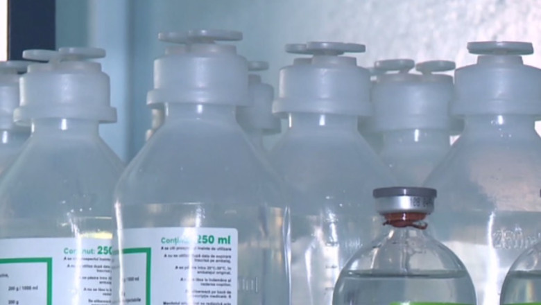 Bolnavii de HIV /SIDA isi cer medicamentele. Spitalul de Boli Infectioase a fost luat cu asalt de pacienti Imagine