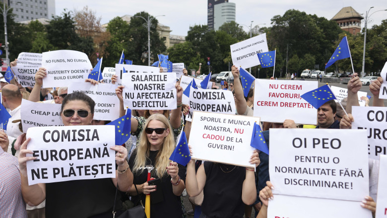 Bolojan, despre angajatii MIPE care au protestat la Guvern: „Daca participi la alte activitati, trebuie sa iti asumi, nu sa fii platit” Imagine
