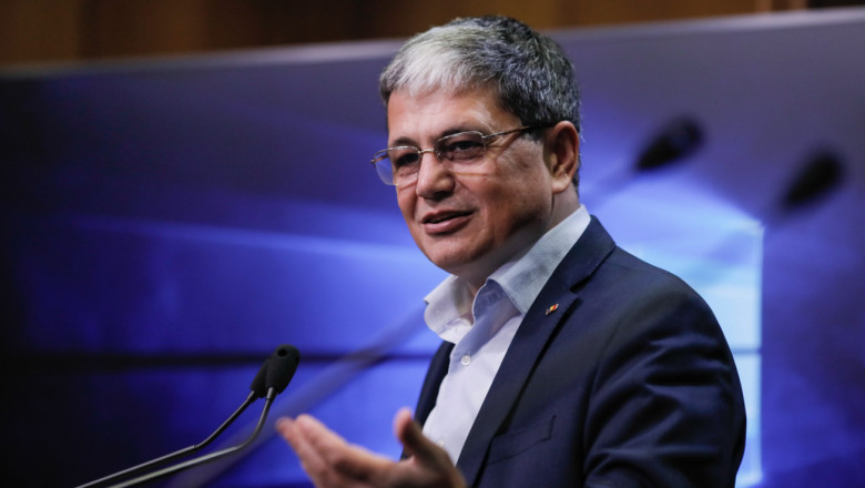 Bolos, la motiunea simpla: Se pare ca astazi sunt aici sa vorbesc despre o asa numita taxa pe boala, care nu exista in Codul fiscal Imagine