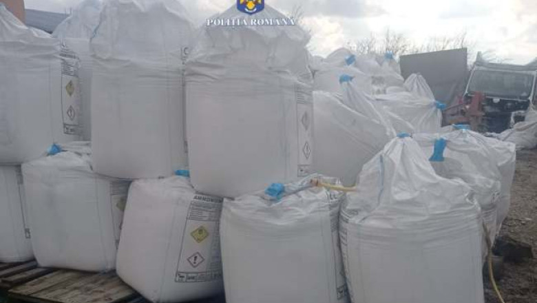 Bomba cu ceas. 24 de tone de azotat de amoniu, depozitate ilegal de un barbat din Arad Imagine