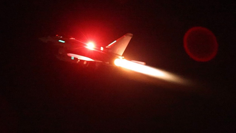 Bombardamente in Yemen. SUA si Marea Britanie au lovit tinte ale rebelilor Houthi: 5 morti, 6 raniti. NATO: Au fost lovituri defensive Imagine