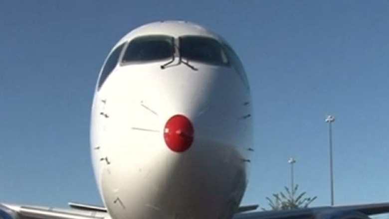 Bombardier ameninta Boeing si Airbus. CS100 este cel mai mare avion proiectat si construit in Canada Imagine
