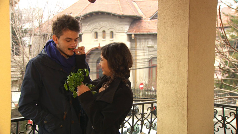 BONTON. Ce faci cand persoana de langa tine are o respiratie urat mirositoare? Imagine