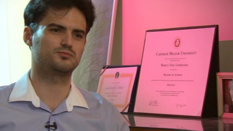 BONTON. Cercetatorul artist care a ales Romania Imagine