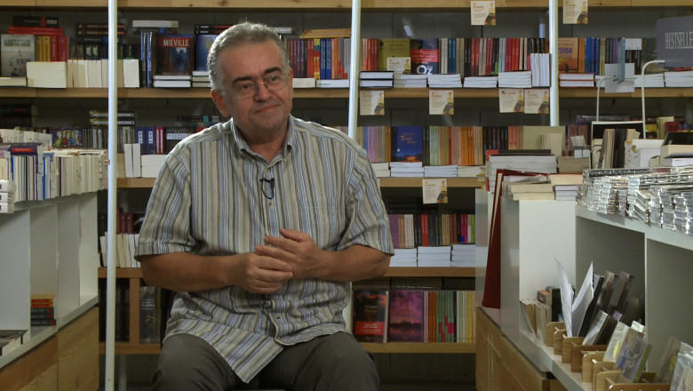 BONTON. Dan C. Mihailescu: Vacilor noastre de la tara, dimineata, cand mergem sa le mulgem, le spun mereu „Saru'mana doamna” Imagine