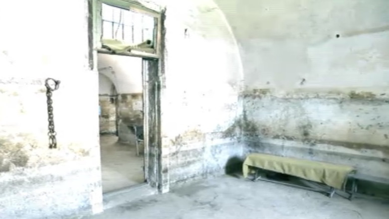 BONTON. Doamne in temnitele comuniste. Aurora Dumitrescu: „Ne-au strivit oasele, dar nu ne-au strivit constiinta” Imagine