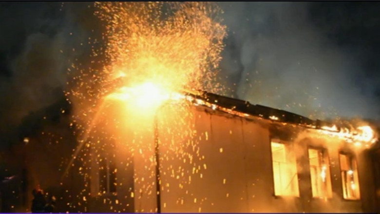 Botosani. Incendiu la scoala Imagine