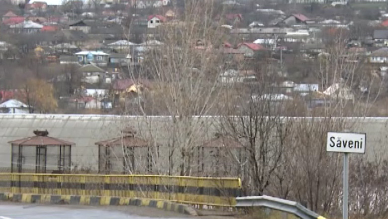 BOTOSANI. Masuri sporite pentru iarna in Saveni, unde localnicii au fost izolati de nameti  Imagine