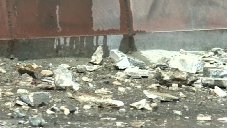 Botosani. O adolescenta a fost ranita de o bucata de tencuiala. Fata a fost in coma cateva ore Imagine