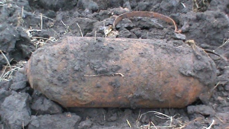 BOTOSANI. O bomba de 250 de kilograme a fost gasita in camp Imagine